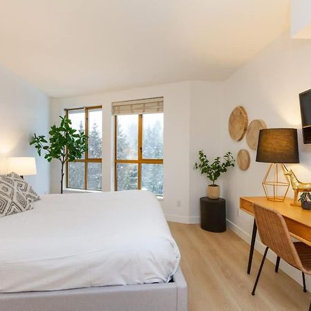 Renovated 1Bed-1Bath In Village With Pool, Hot Tub, And Sauna Whistler Esterno foto