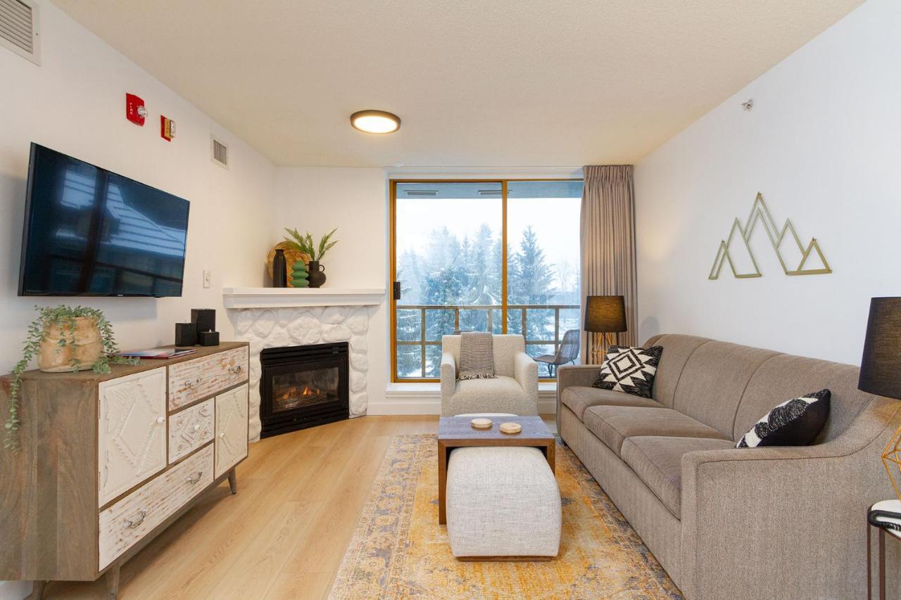 Renovated 1Bed-1Bath In Village With Pool, Hot Tub, And Sauna Whistler Esterno foto