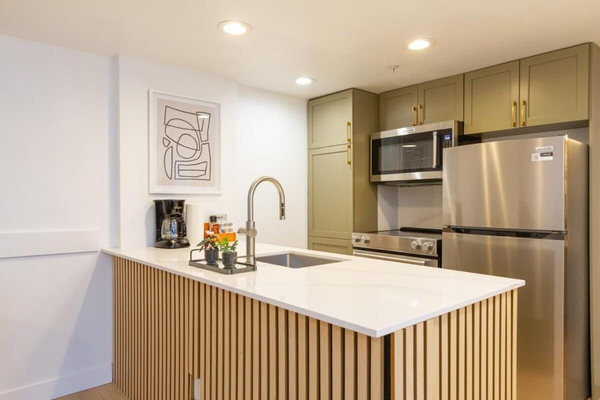 Renovated 1Bed-1Bath In Village With Pool, Hot Tub, And Sauna Whistler Esterno foto