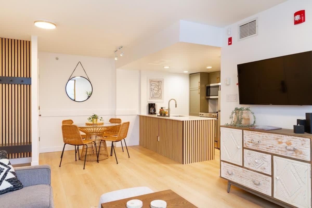 Renovated 1Bed-1Bath In Village With Pool, Hot Tub, And Sauna Whistler Esterno foto